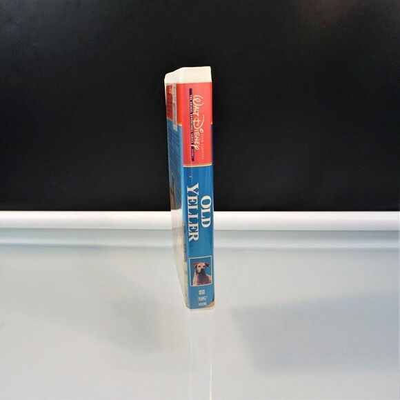 Old Yeller VHS 1998 Clam Shell Walt Disney Film The Animal Adventure Series - Picture 3 of 7